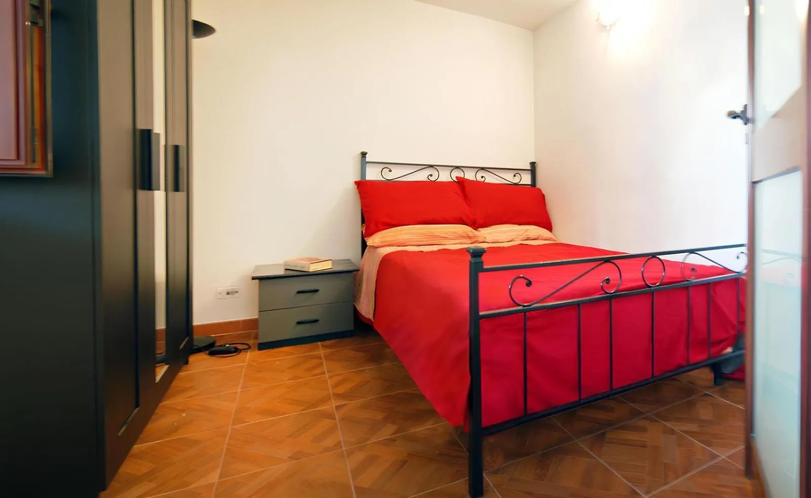 Sea Breeze Villa - Sole Apartment Bari 0*,